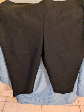 Very flattering crop pants